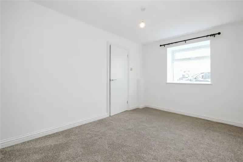 4 Bedroom House with 2 Bathrooms - White Goods Included