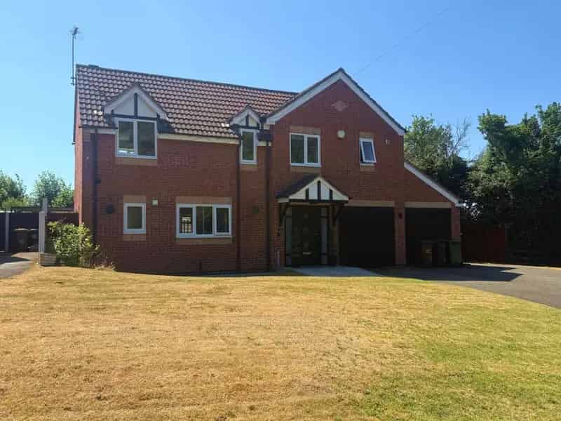 4 Bedroom Detached House to Rent