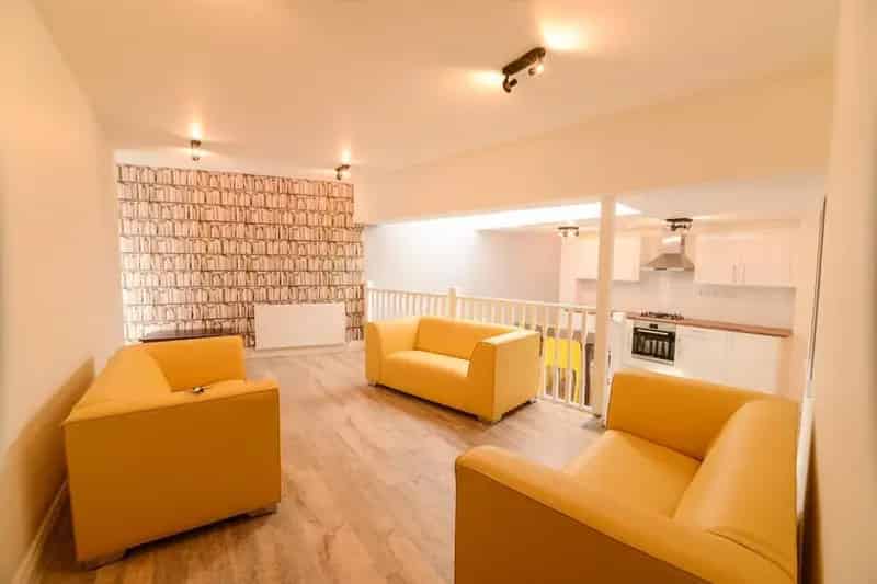 2 Bedroom House To Let in Denmark Hill