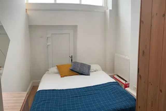 Flat for sale in Sidney Street, Whitechapel E1