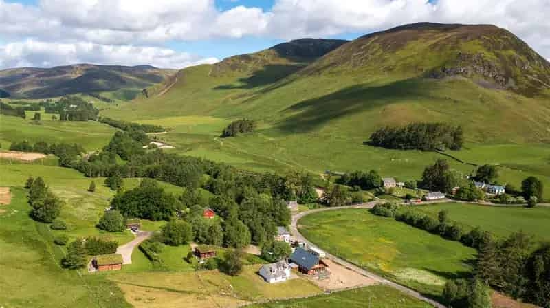 Logie Cottage Highland Retreat near Glenshee Ski Centre