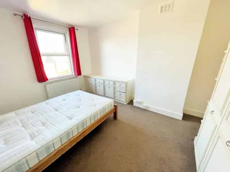 1 Bedroom House of Multiple Occupation To Rent