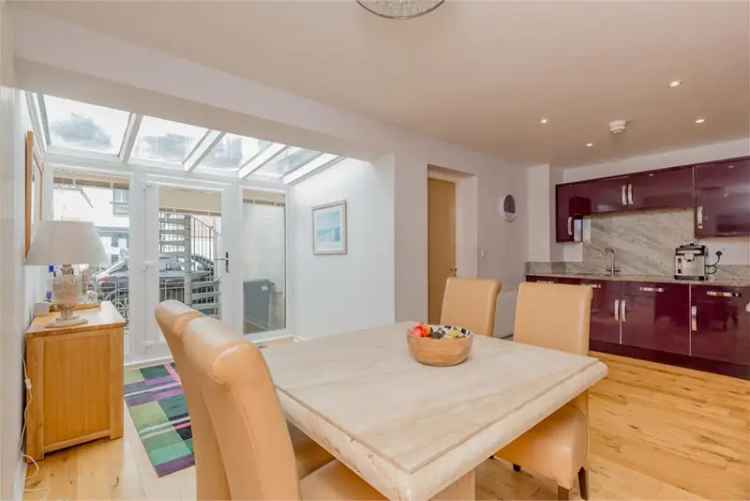 3 Bed House - Terraced with 2 Reception Rooms