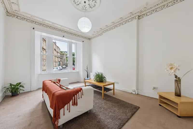 2-Bedroom Ground Floor Apartment Near Glasgow University