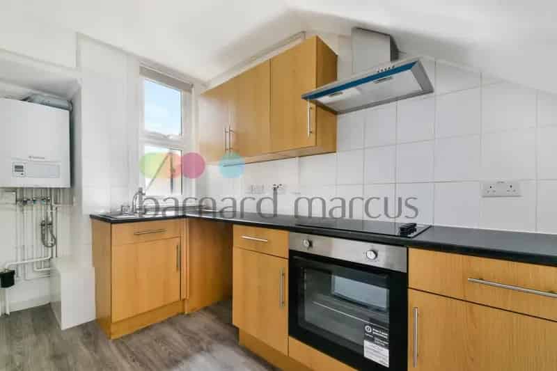 Charming One-Bedroom Apartment Brighton Road