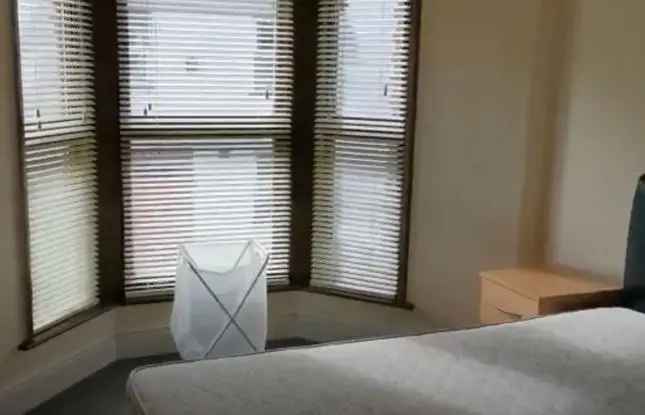 Room to Rent Southville Bristol 3 or 6 Month Tenancy Available