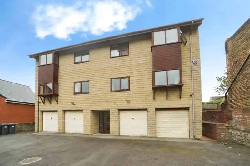 1 bedroom Flat
 To Let