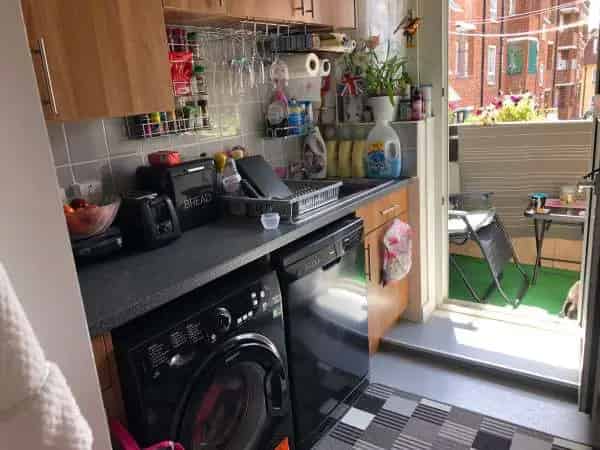 Two Double Bedroom Flat with Modern Amenities and South Facing Balcony