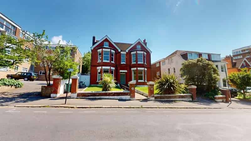 2 Bedroom Flat for Sale in Brighton's Preston Park