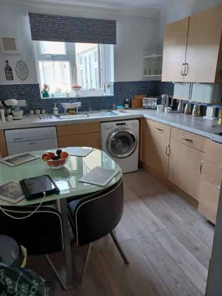 2 Bed Ground Floor Flat Near Bracklesham Bay Beach