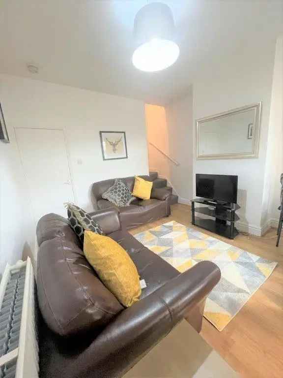 3 Bedroom Terraced House to Rent