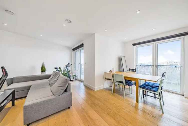 Flat For Sale in London, England