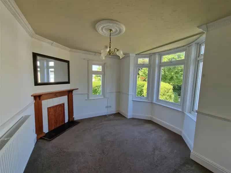 3 Bedroom Semi-Detached House to Rent