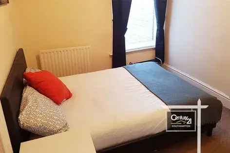 4 Bedroom House Near Solent University Southampton
