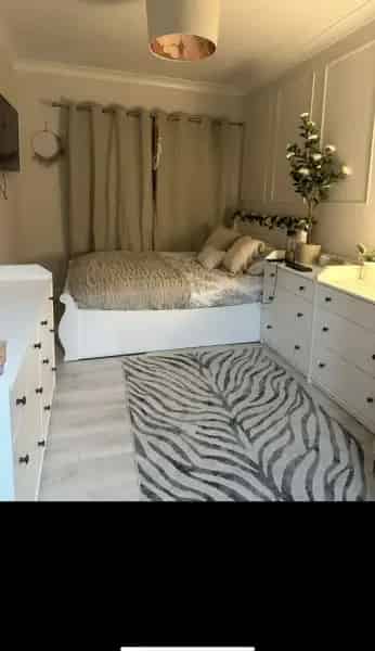 Flat For Rent , Sunbury-on-Thames, England