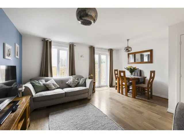 3 bedroom end-terraced house for sale