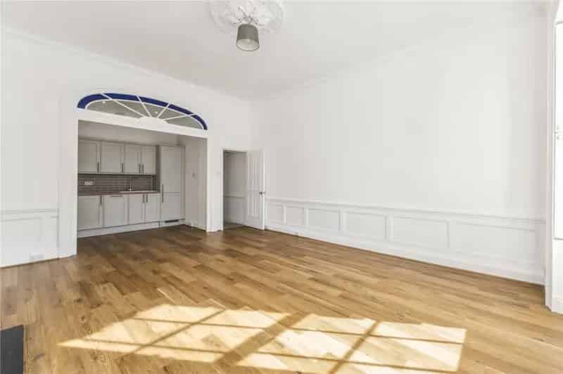 2 Bedroom Hall Floor Apartment with Private Courtyard