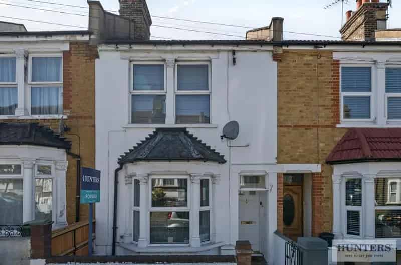 2 Bedroom House for Sale Near Abbey Wood Station