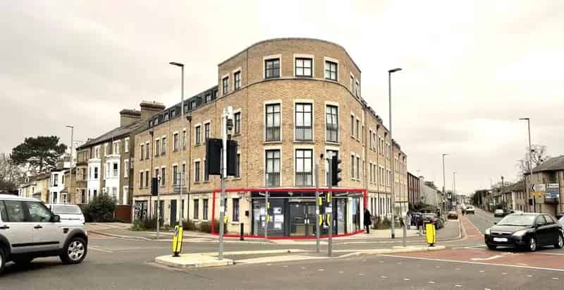 Modern Single-Storey Office to Let High Footfall Crossroads Location