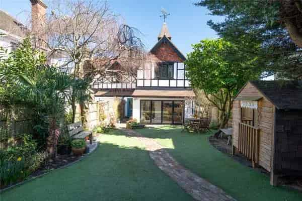 Victorian Home Loughton Essex  Spacious Family Home  South West Garden