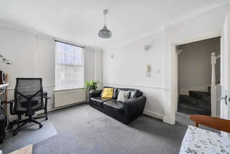 2-Bedroom Split Level Flat Lewisham