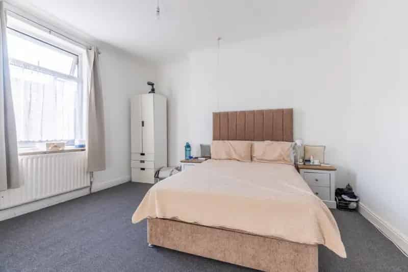 2 Bedroom House For Sale Meanwood High Rental Yield