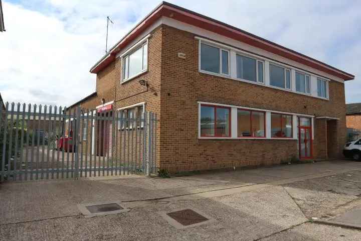 Detached Warehouse And Trade Counter Unit To Let In Reading