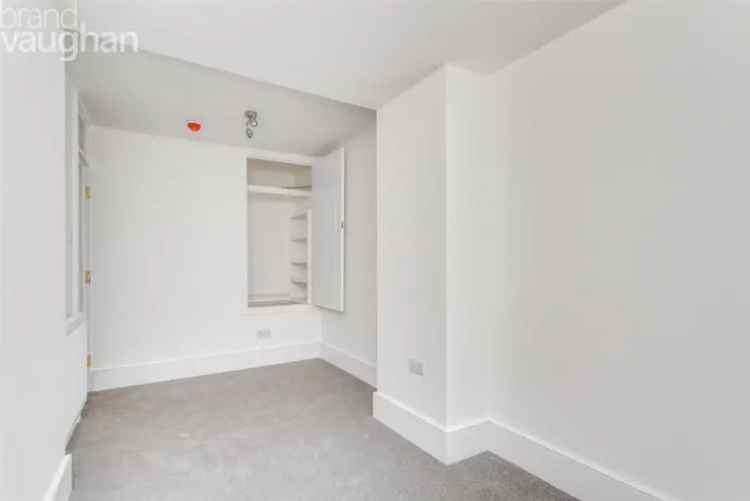 2 Bedroom Flat Near Kemp Town Seafront - No Deposit