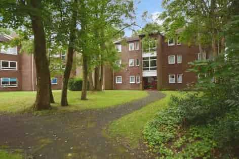 2 Bed Ground Floor Apartment Manchester - Available Now