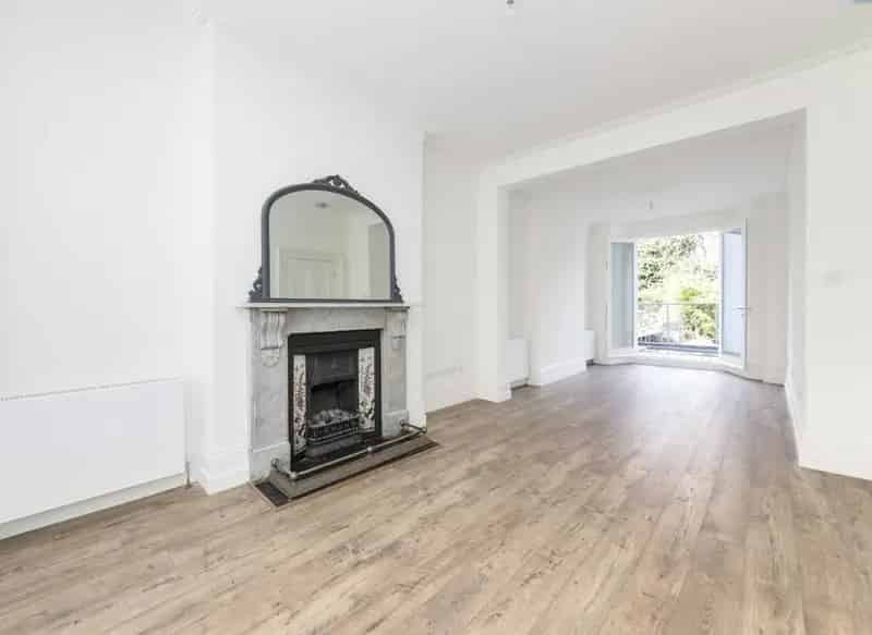 Four Double Bedroom House in Hampstead