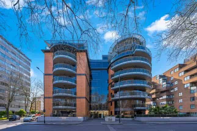 Flat for Sale in Park Road London NW8
