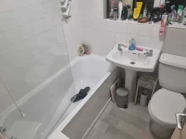 2-Bed Maisonette with Large Garden and Outbuildings