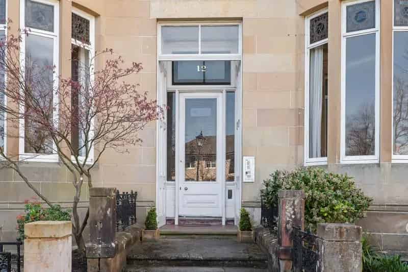 1 Bedroom Townhouse Conversion Dowanhill Glasgow