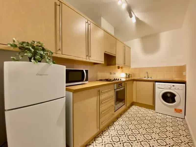 2 Bedroom Flat to Rent Near Canonmills