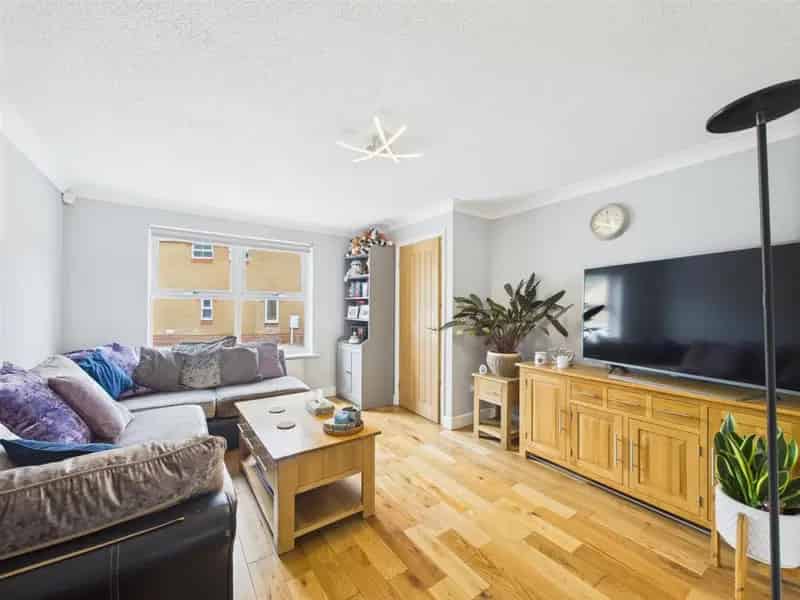 3 Bedroom Detached House For Sale Doddington Park