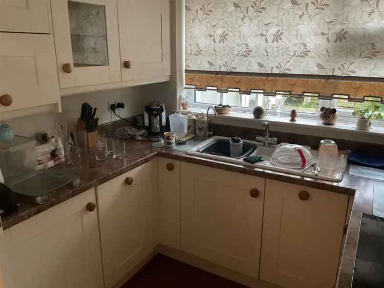 2 bedroom semi-detached bungalow for sale