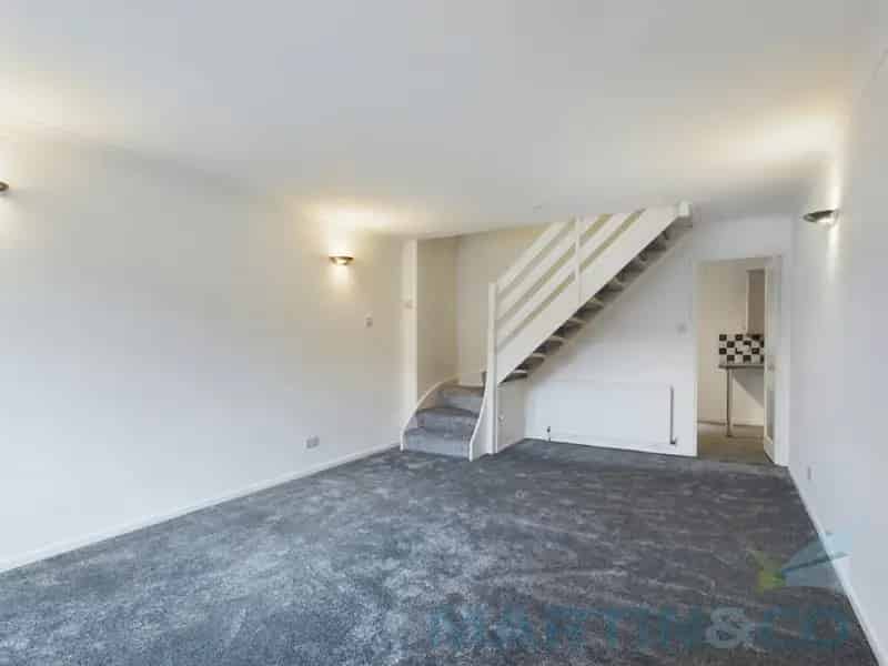 2 Bedroom House To Rent Available 2025