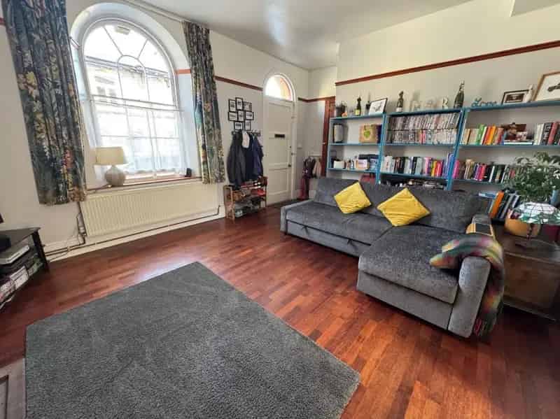 3 Bed Saltaire Cottage For Sale