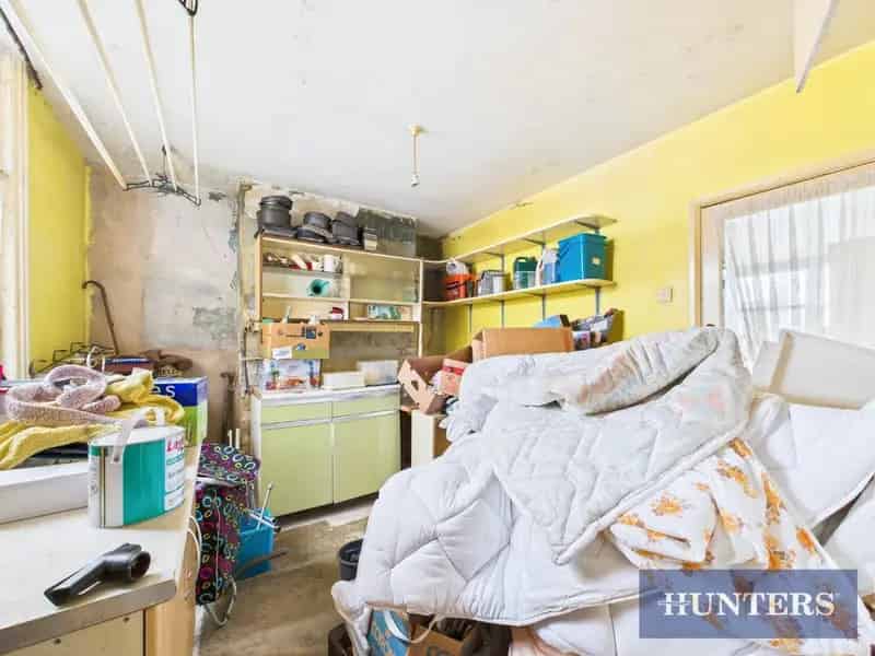 7 Bedroom House For Sale  2015 SQ FT Needs Renovation