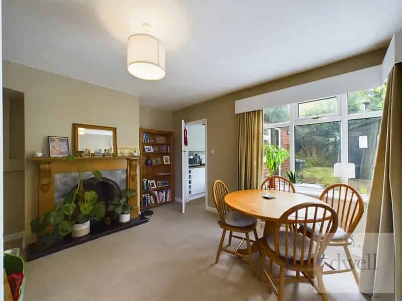 3 Bedroom Semi-Detached House to Rent