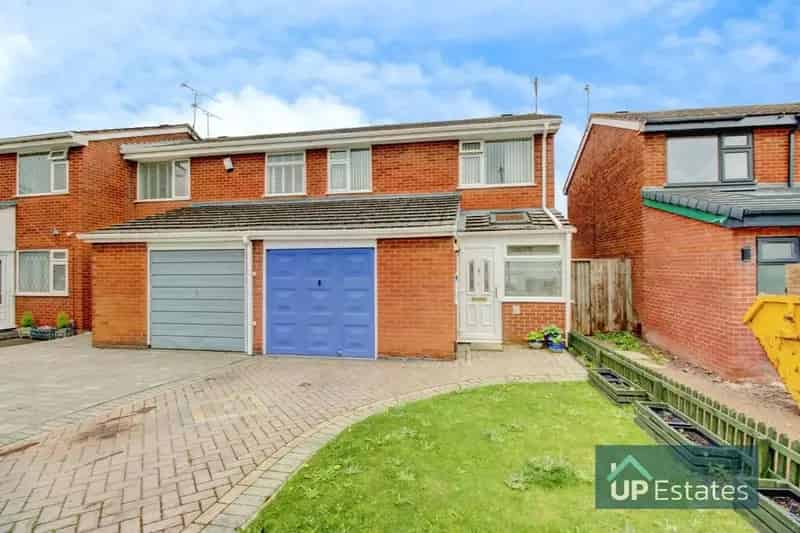 3 Bedroom End of Terrace House for Sale