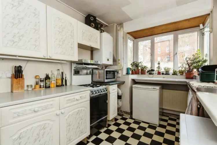 Three Bedroom Detached House NG3 - Family Home