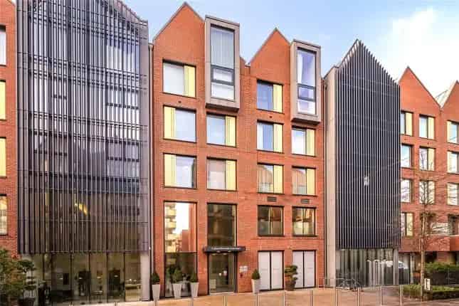 Four Bedroom Triplex Apartment Fulham Riverside