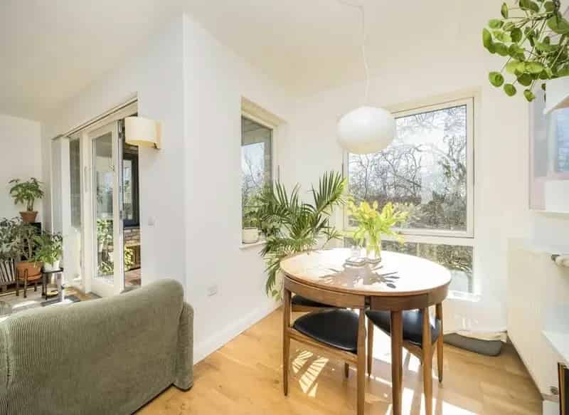 One Bedroom Apartment Well Street Common Private Terrace