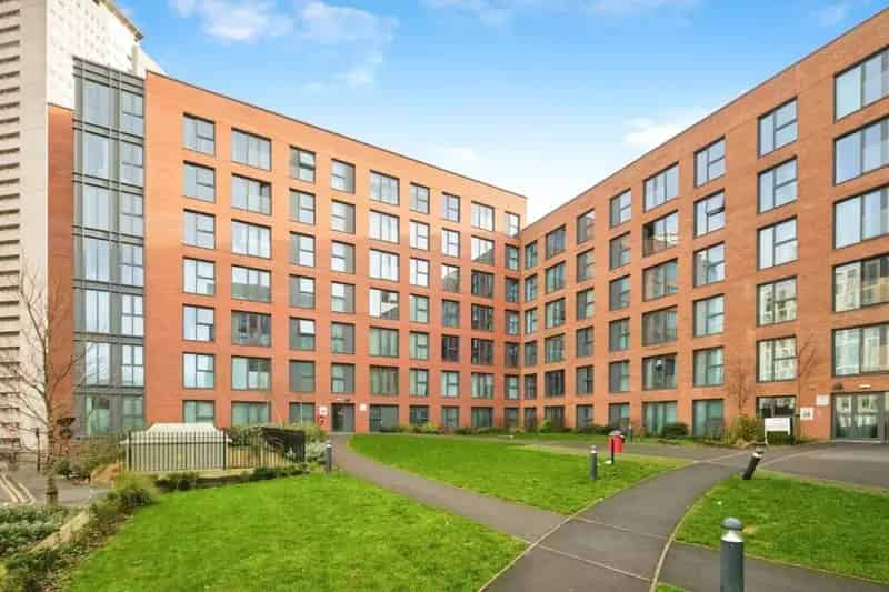 2 Bedroom Luxury Apartment for Sale in Central Birmingham