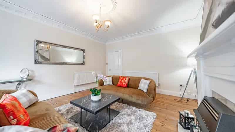 2-Bedroom Flat in Queens Park Glasgow