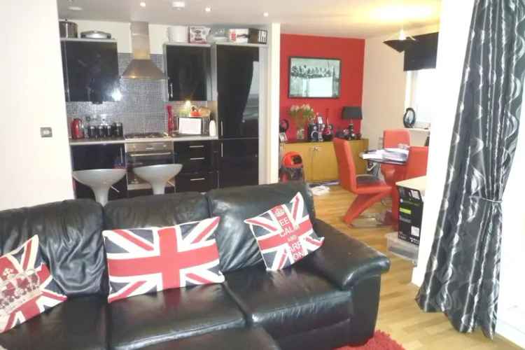 Top Floor Apartment with Parking and Balcony Near Town Centre