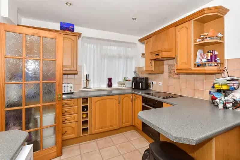 5 Bedroom Detached House for Sale in Tenterden