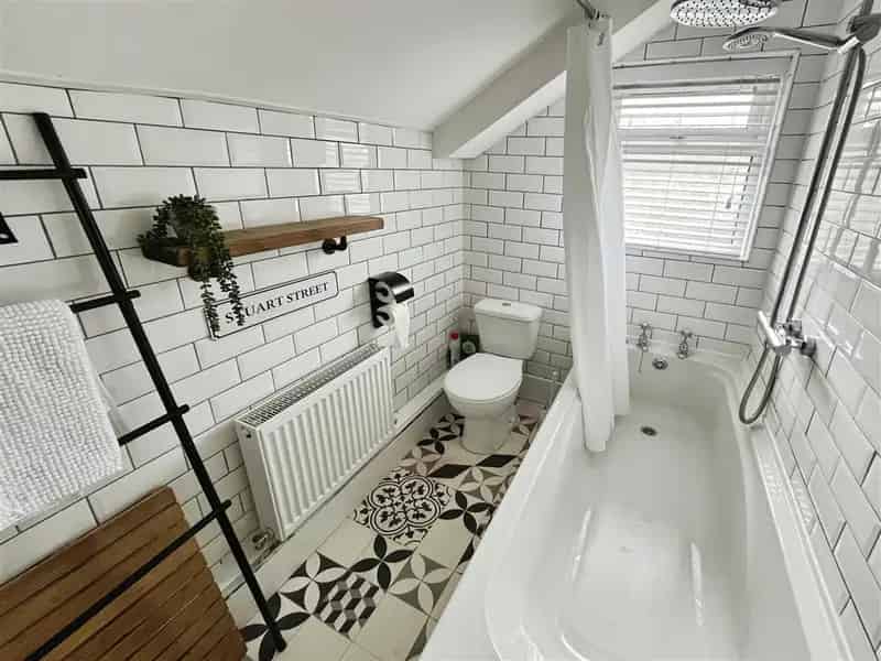 3 Bedroom House for Rent - Modern Family Home