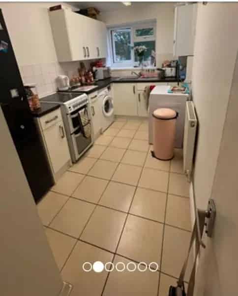 First Floor Flat with Shed and Shared Garden